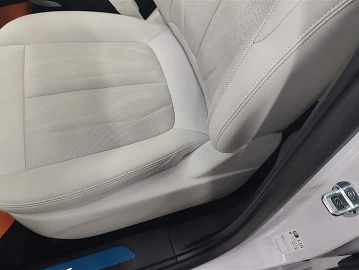 Фото 9 - Buick GL8 ES