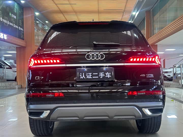 Фото 5 - Audi Q7