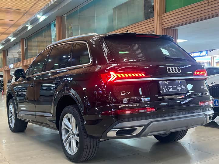 Фото 6 - Audi Q7