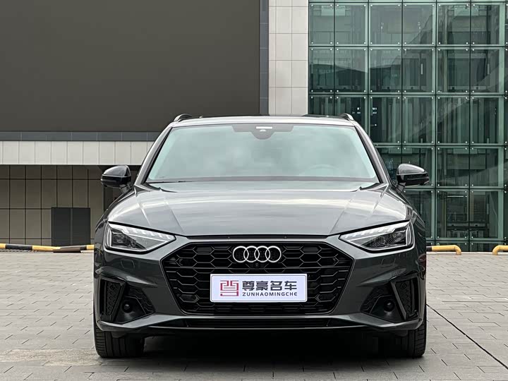 Фото 2 - Audi A4