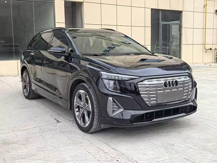 Фото 3 - Audi Q5 e-tron