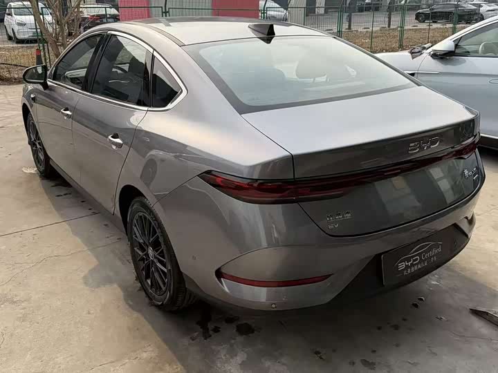 Фото 9 - BYD Qin Plus