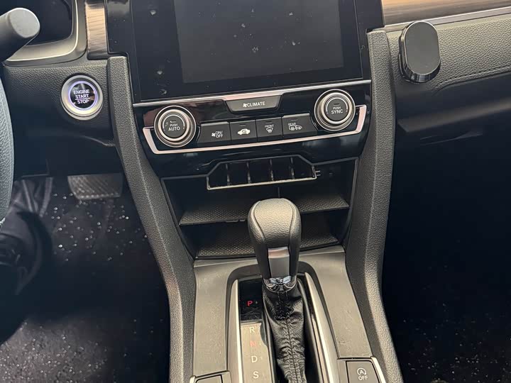 Фото 7 - Honda Civic