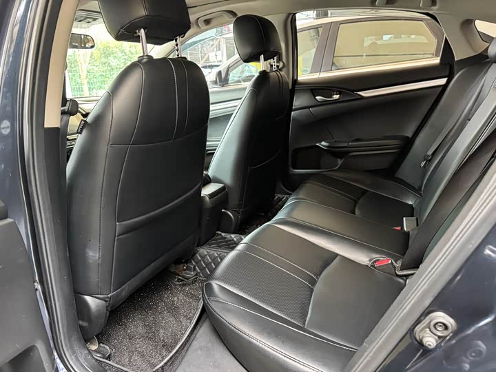 Фото 8 - Honda Civic