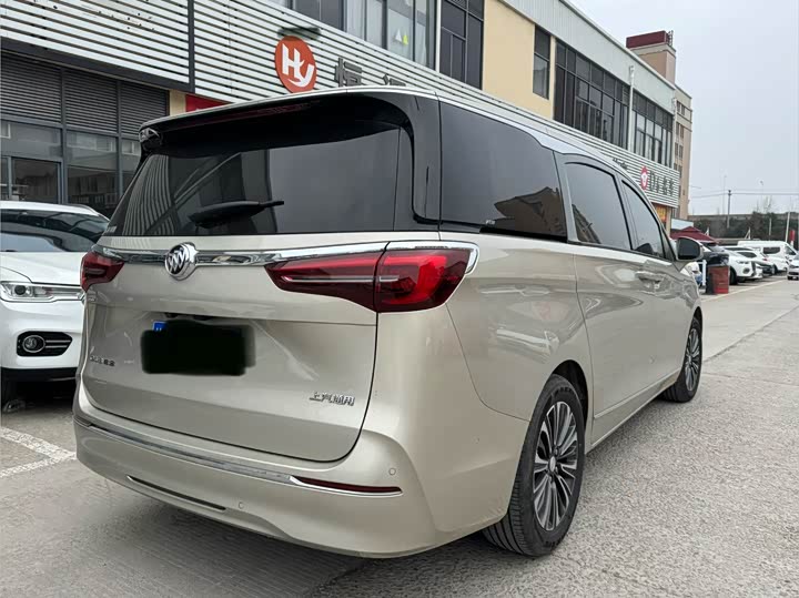 Фото 8 - Buick GL8 ES