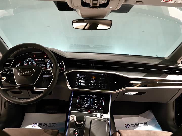 Фото 5 - Audi A7L