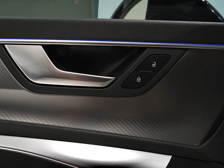 Фото 6 - Audi A7L