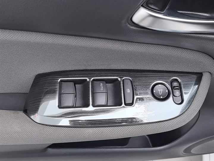 Фото 9 - Honda Life