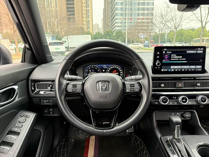 Фото 3 - Honda Civic