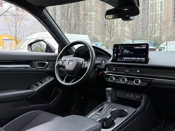 Фото 4 - Honda Civic