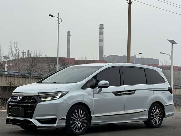 Фото 1 - Honda Elysion