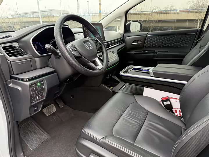 Фото 4 - Honda Elysion