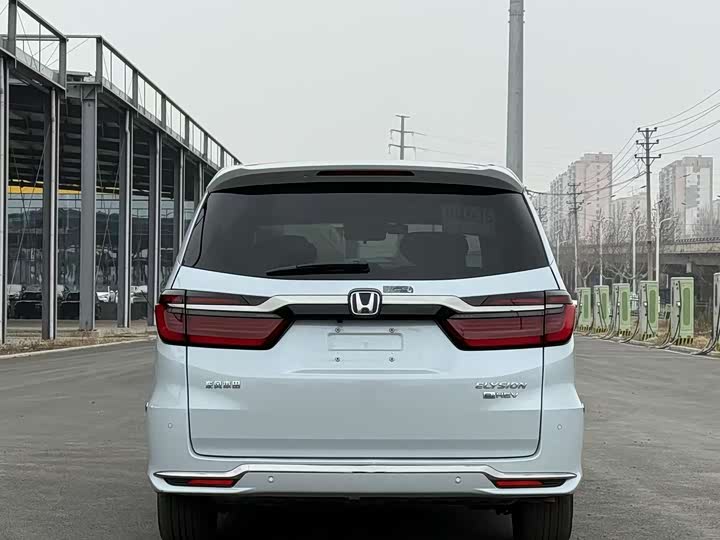 Фото 8 - Honda Elysion