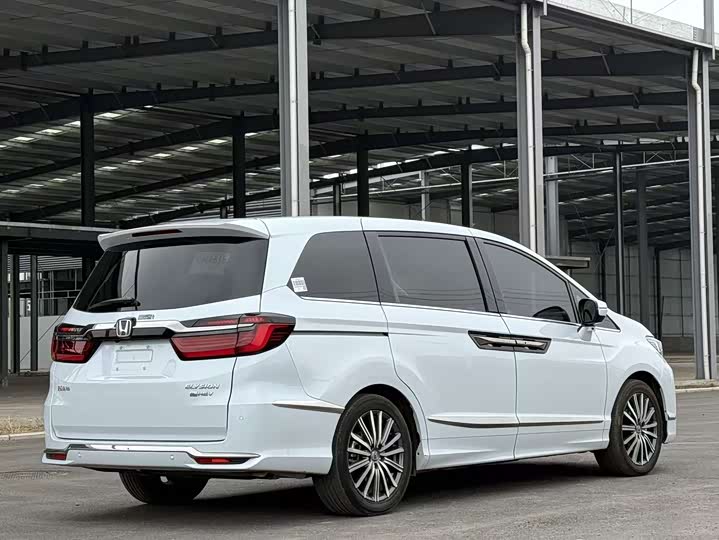 Фото 9 - Honda Elysion