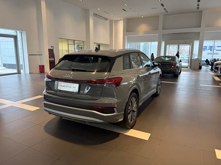 Фото 6 - Audi Q4 e-tron