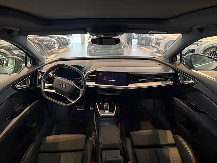 Фото 8 - Audi Q4 e-tron