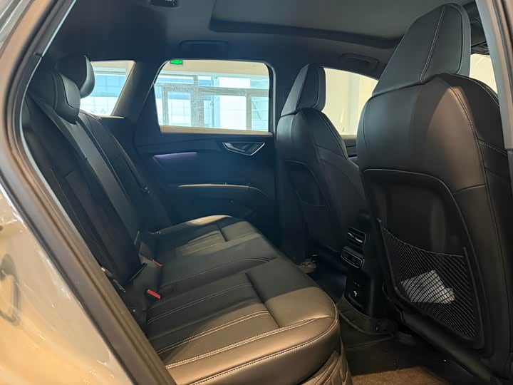 Фото 9 - Audi Q4 e-tron