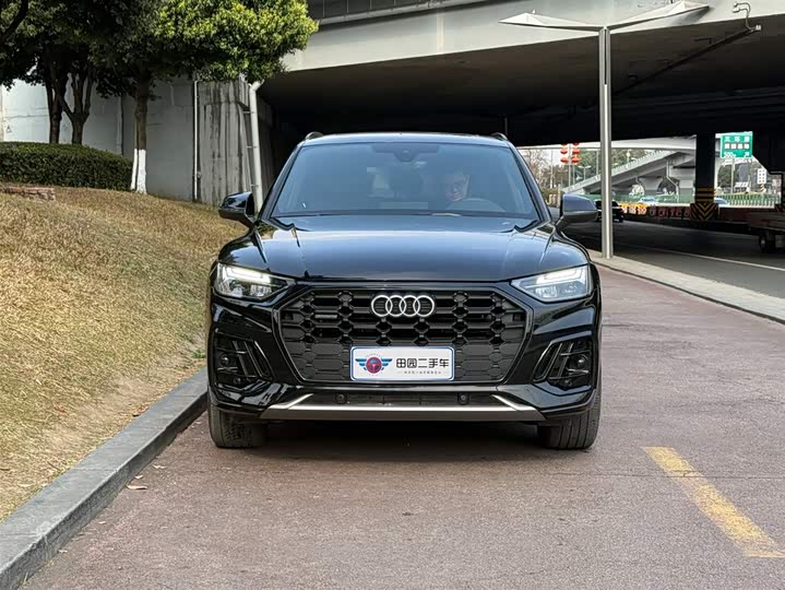 Фото 2 - Audi Q5L