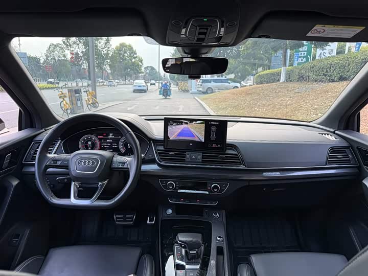 Фото 7 - Audi Q5L