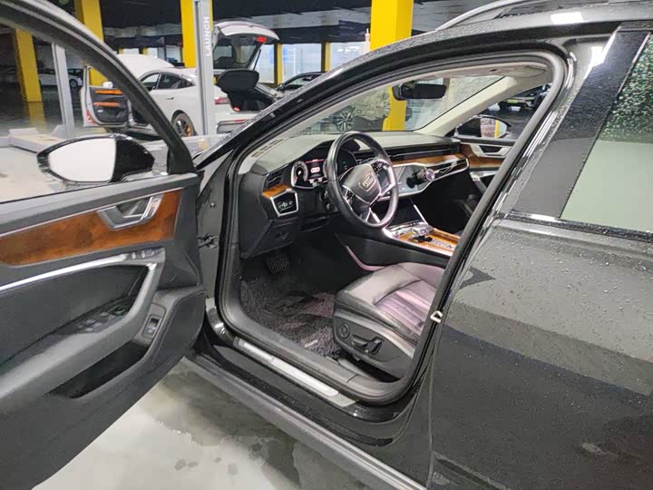 Фото 6 - Audi A6