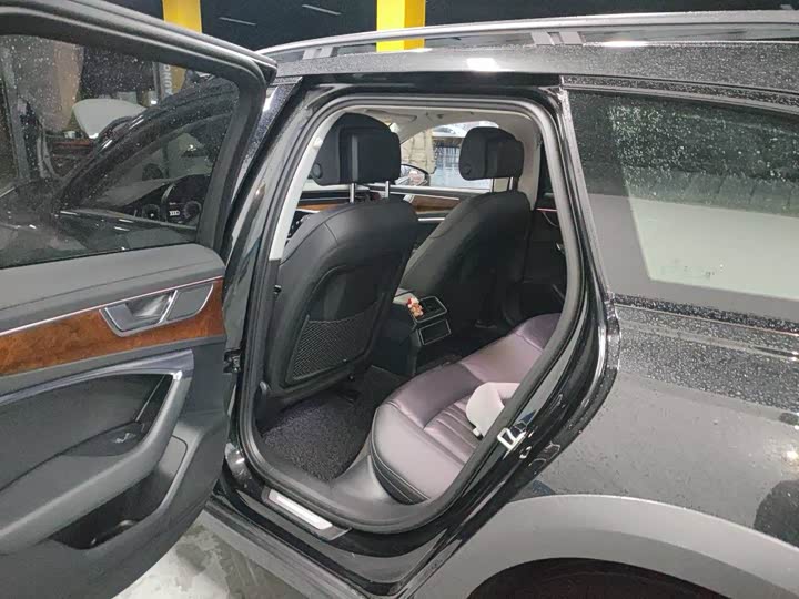 Фото 7 - Audi A6