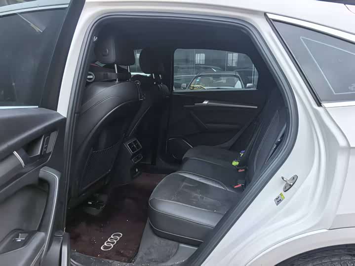 Фото 4 - Audi Q5L Sportback