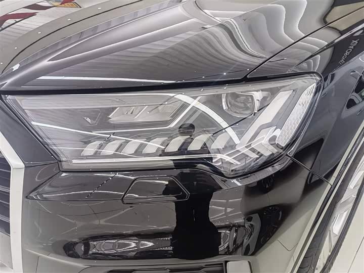 Фото 4 - Audi Q7