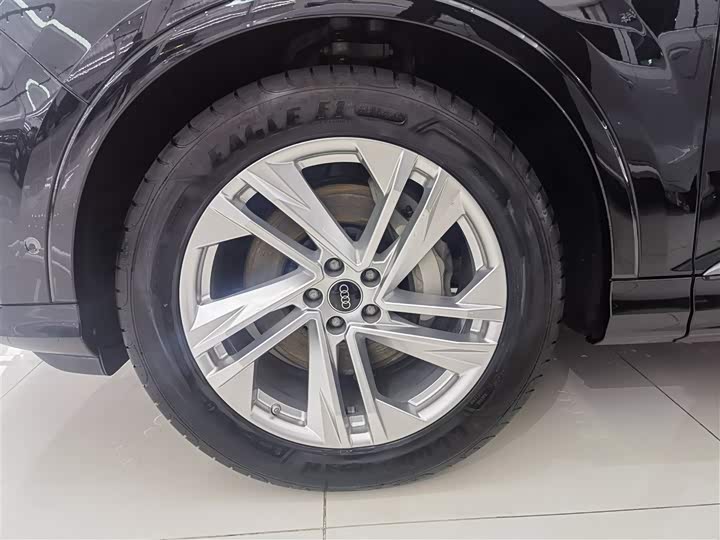 Фото 5 - Audi Q7