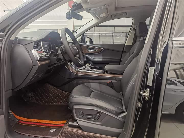 Фото 6 - Audi Q7