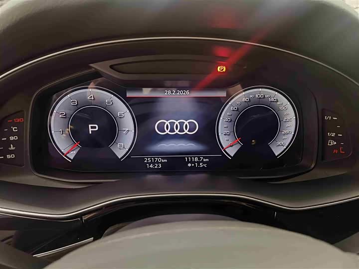 Фото 8 - Audi Q7