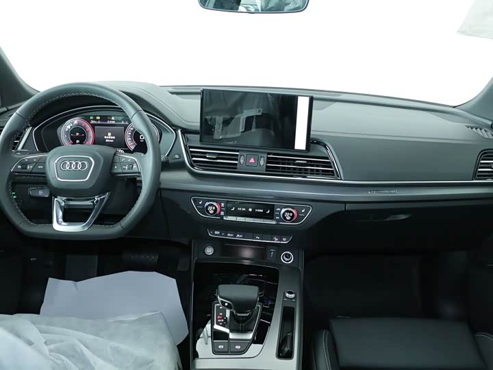 Фото 7 - Audi Q5L