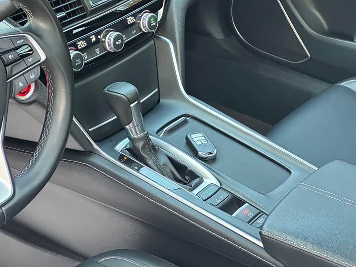 Фото 5 - Honda Inspire