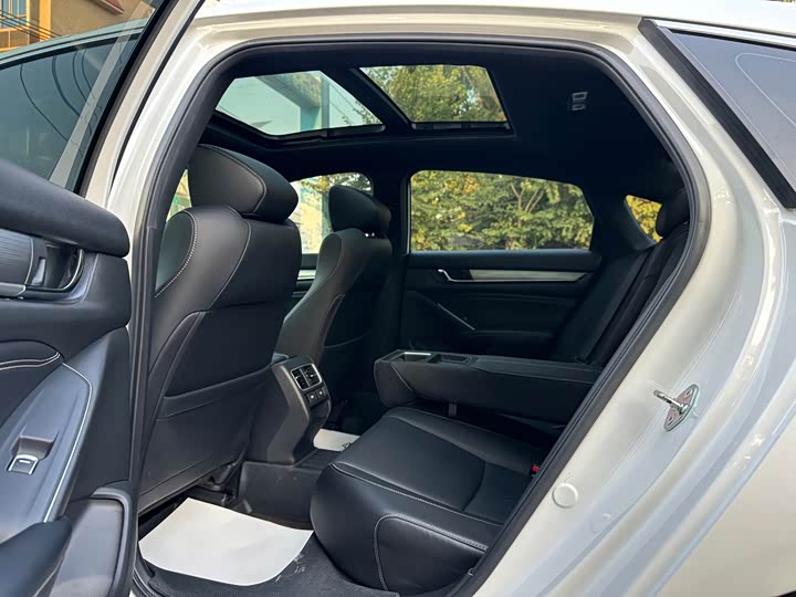 Фото 7 - Honda Inspire