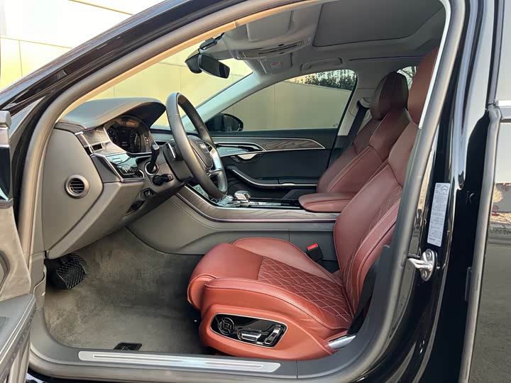 Фото 6 - Audi A8