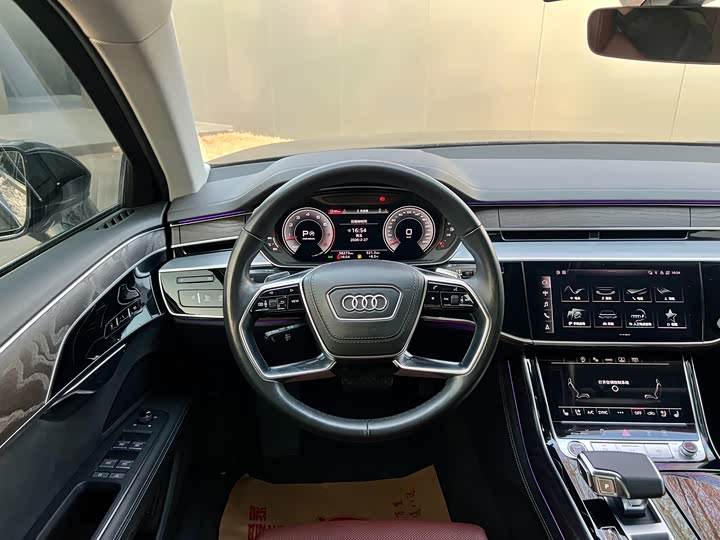 Фото 9 - Audi A8