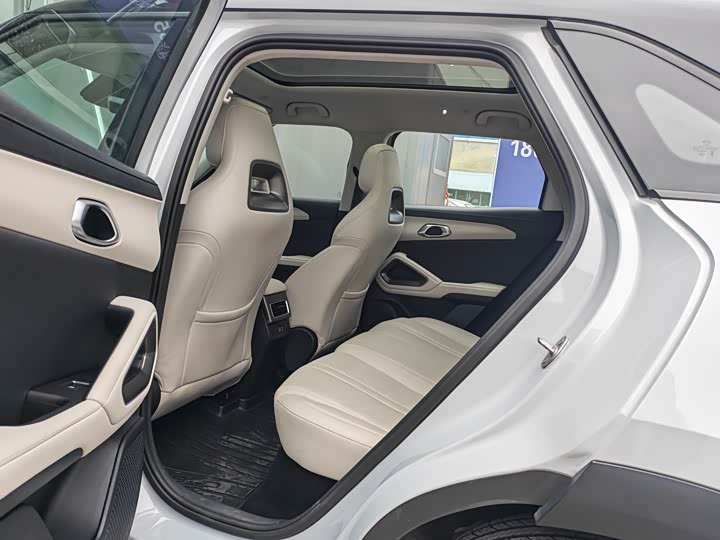 Фото 8 - BYD Yuan Up