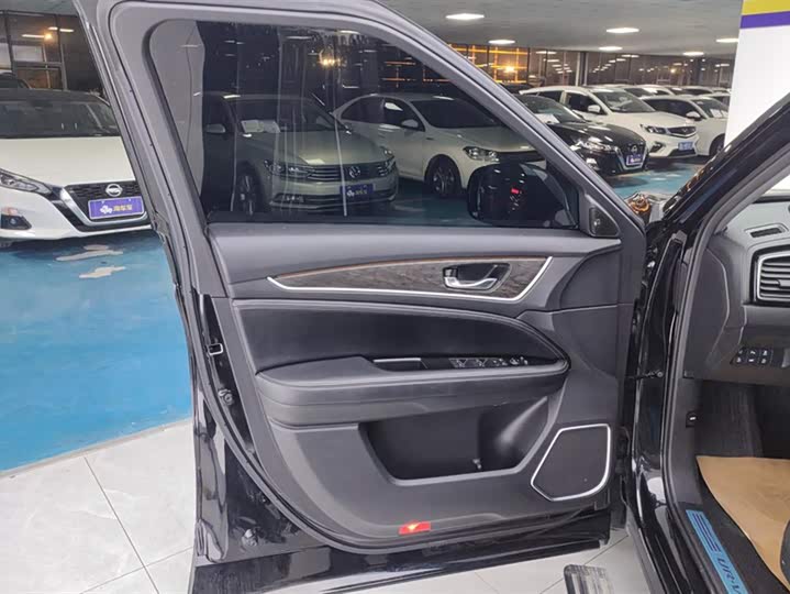 Фото 7 - Honda UR-V