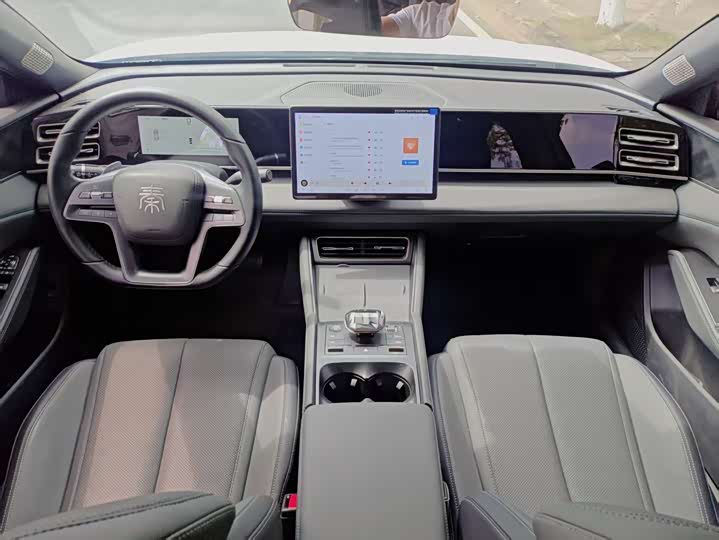 Фото 7 - BYD Qin L