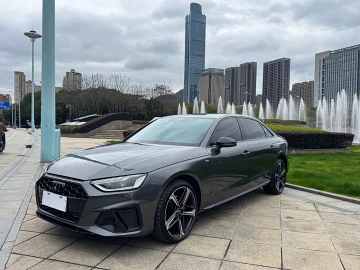 Фото 1 - Audi A4L