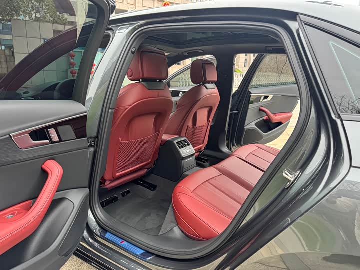 Фото 6 - Audi A4L