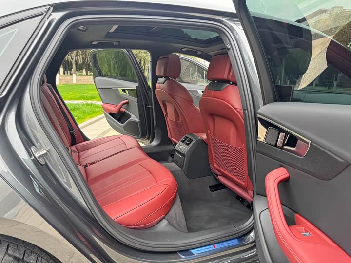 Фото 7 - Audi A4L