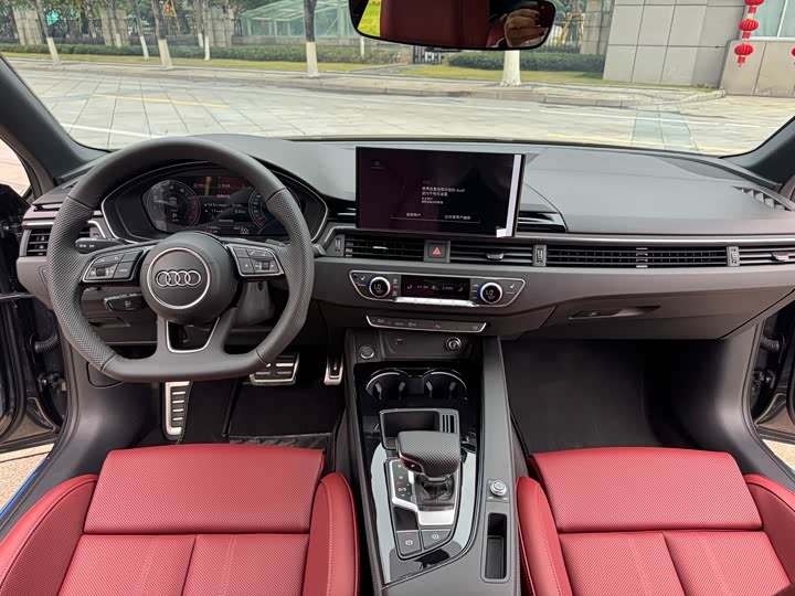 Фото 8 - Audi A4L