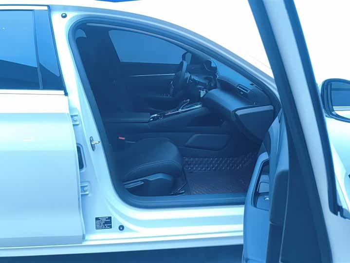 Фото 8 - Peugeot 508