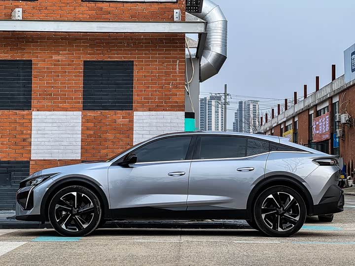 Фото 2 - Peugeot 408X