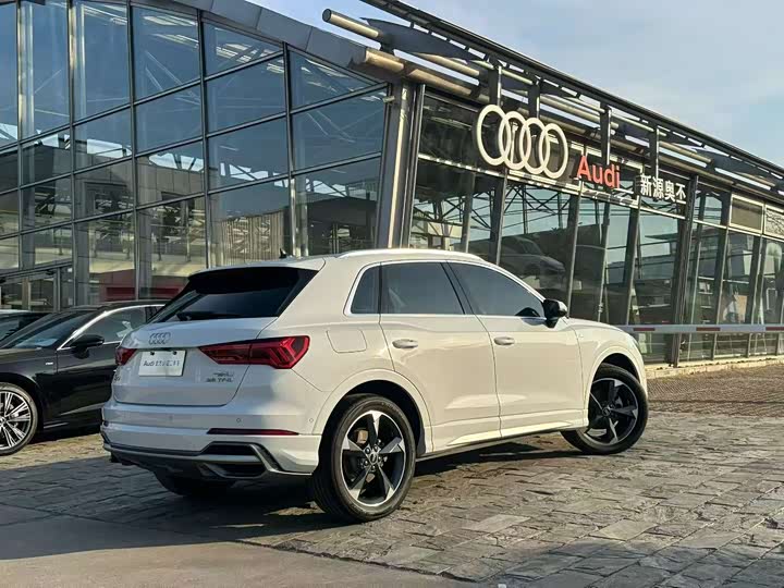 Фото 3 - Audi Q3