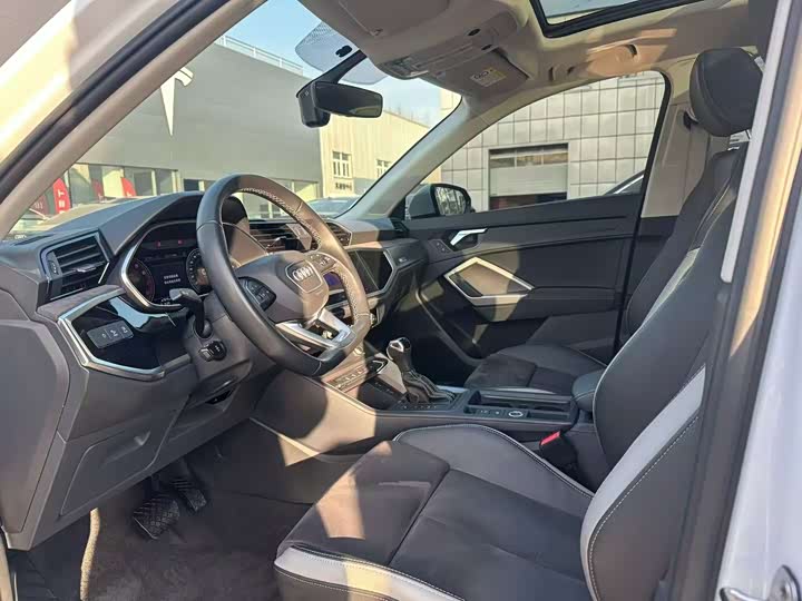 Фото 4 - Audi Q3