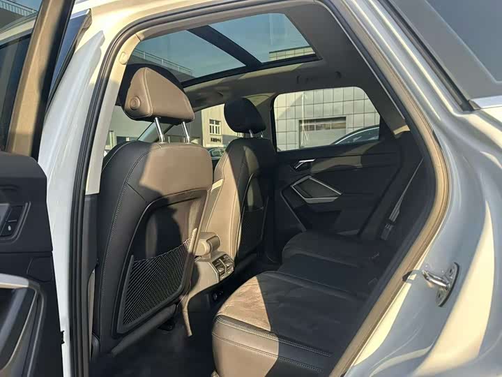 Фото 6 - Audi Q3