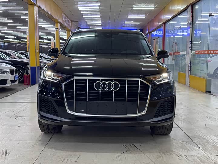 Фото 2 - Audi Q7