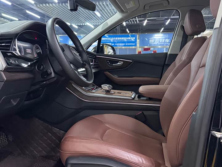 Фото 4 - Audi Q7