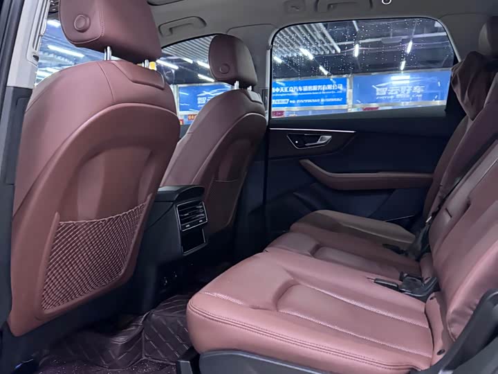 Фото 5 - Audi Q7